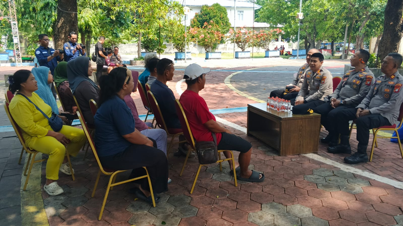 Jumat Curhat On The Spot di Pulau Lancang, Kapolres Kepulauan Seribu Ajak Warga Perkuat Keamanan dan Kenyamanan Wisata