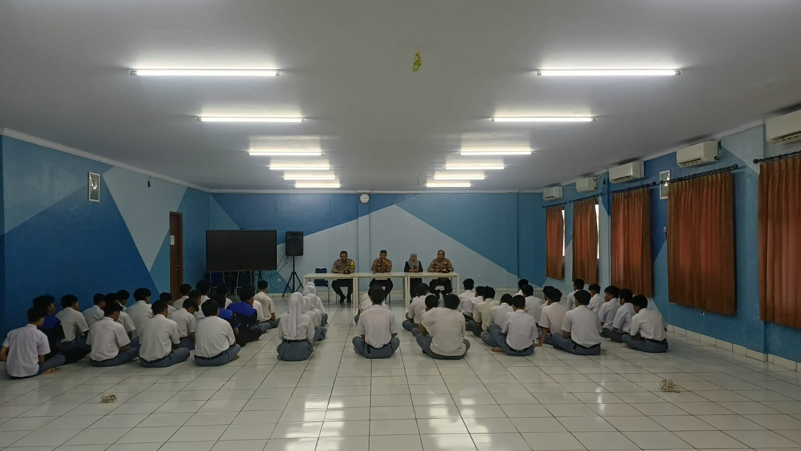 Kapolsek Bekasi Barat Turun ke Sekolah, Bekali Siswa SMK Cegah Tawuran