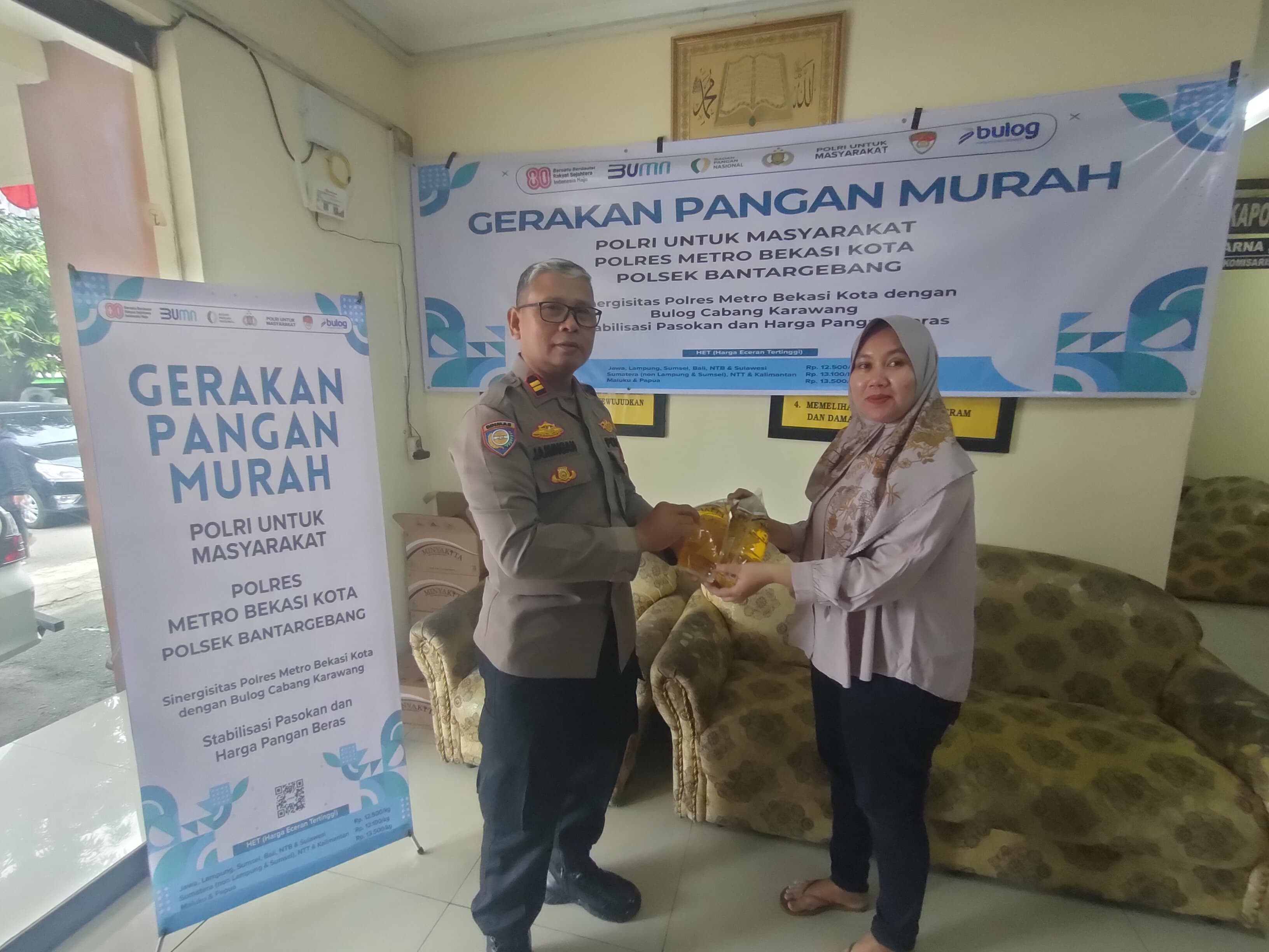 Polsek Bantar Gebang Gelar Gerakan Pangan Murah, Sediakan 2 Ton Beras dan 100 Liter Minyak Goreng