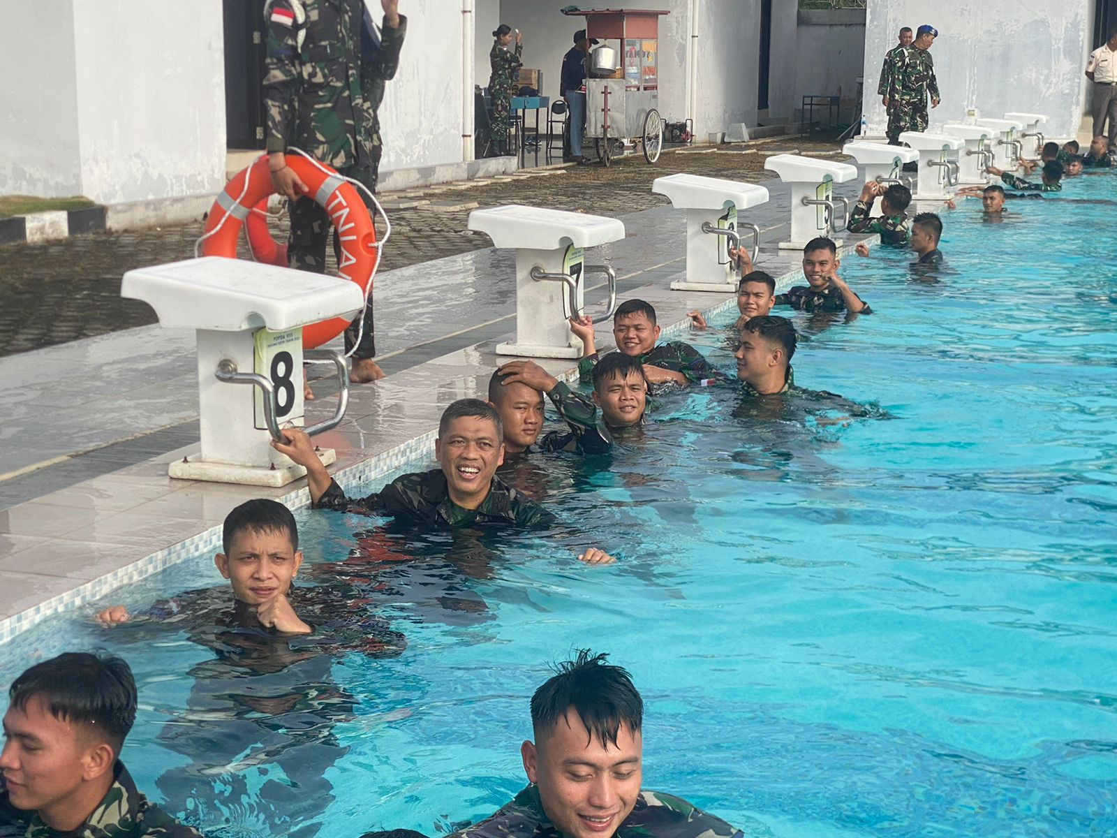 Danlanal Bintan Pimpin Renang Militer Untuk Tingkatkan Profesionalisme Prajurit