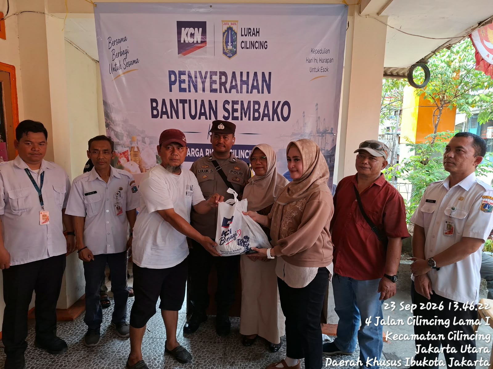 Polsek Cilincing Kawal Penyaluran 1.151 Paket Sembako untuk Warga