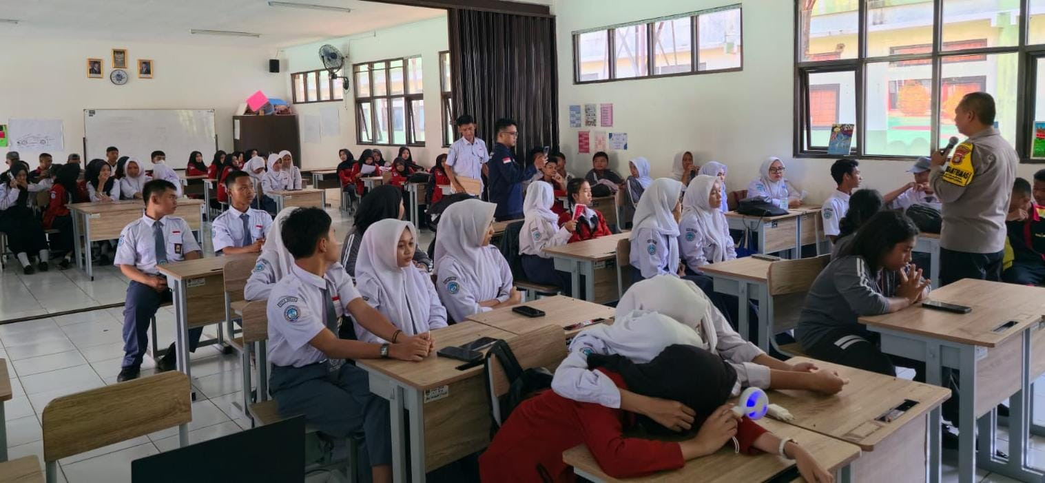 Cegah Bahaya Narkoba, Polsek Jatisampurna Gelar Penyuluhan di SMK Negeri 14 Bekasi