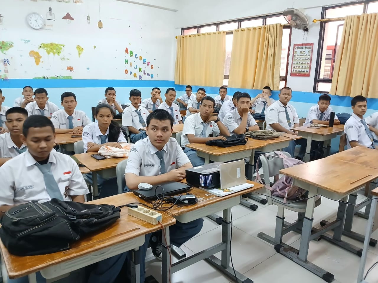 Polsek Pademangan Gelar Police Go to School di SMKN 55, Tekankan Bahaya Narkoba dan Kenakalan Remaja