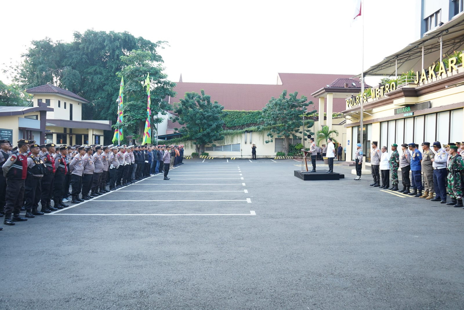 Polres Metro Jakarta Utara Gelar Apel Pengamanan Malam Takbiran dan Shalat Idul Adha 2025 , Siapkan 253 Personel Gabungan