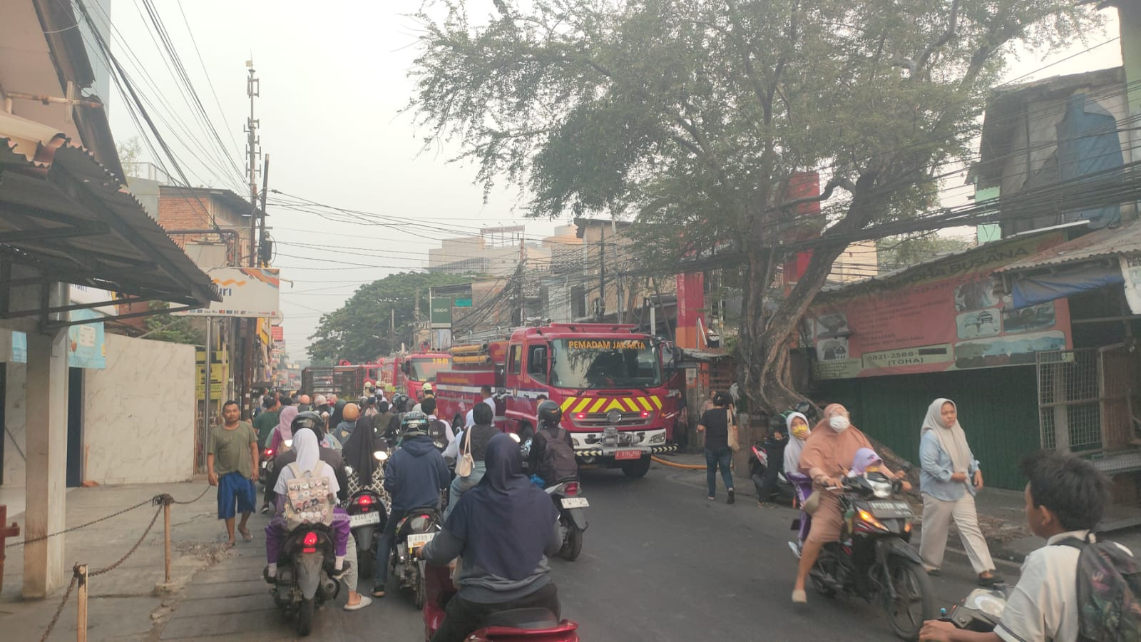 Kios Ayam Geprek di Cilincing Terbakar, Diduga Korsleting Listrik