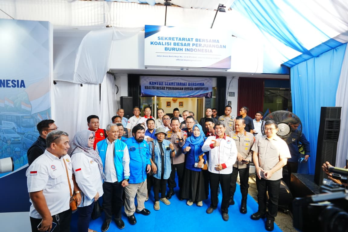 Kapolri Meresmikan Sekretariat Bersama Koalisi Besar Perjuangan Buruh Indonesia