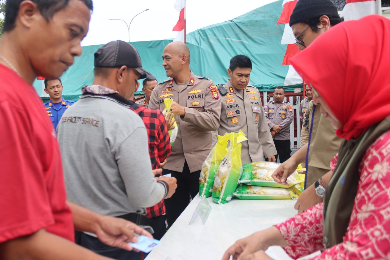 Polres Kepulauan Seribu Gelar Pangan Murah di Marina Ancol, Beras 5 Kg Hanya Rp 55 Ribu
