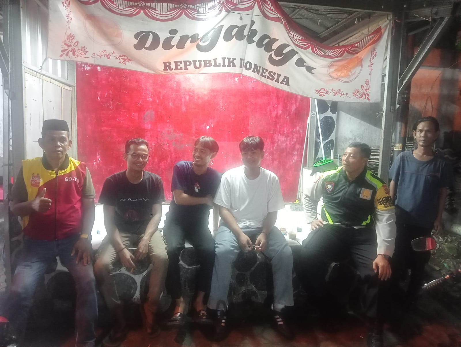 Bhabinkamtibmas Mustikasari Sambangi Poskamling, Ajak Warga Giatkan Siskamling Menjelang HUT RI ke-80
