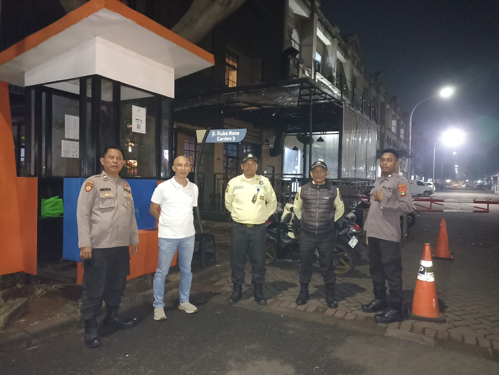 Polsek Bekasi Selatan Tingkatkan Patroli Malam Guna Menjaga Kondusifitas Kamtibmas