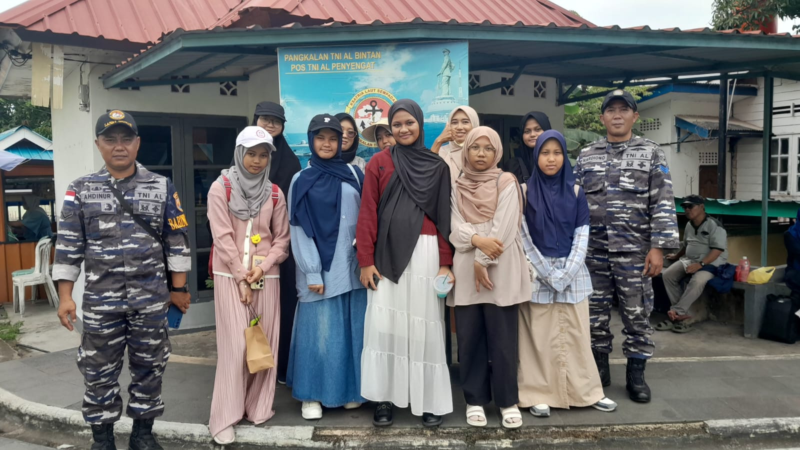 Posal Penyengat Lanal Bintan Terima Kunjungan Edukasi Siswa SMP IT Ulil Albab Batam