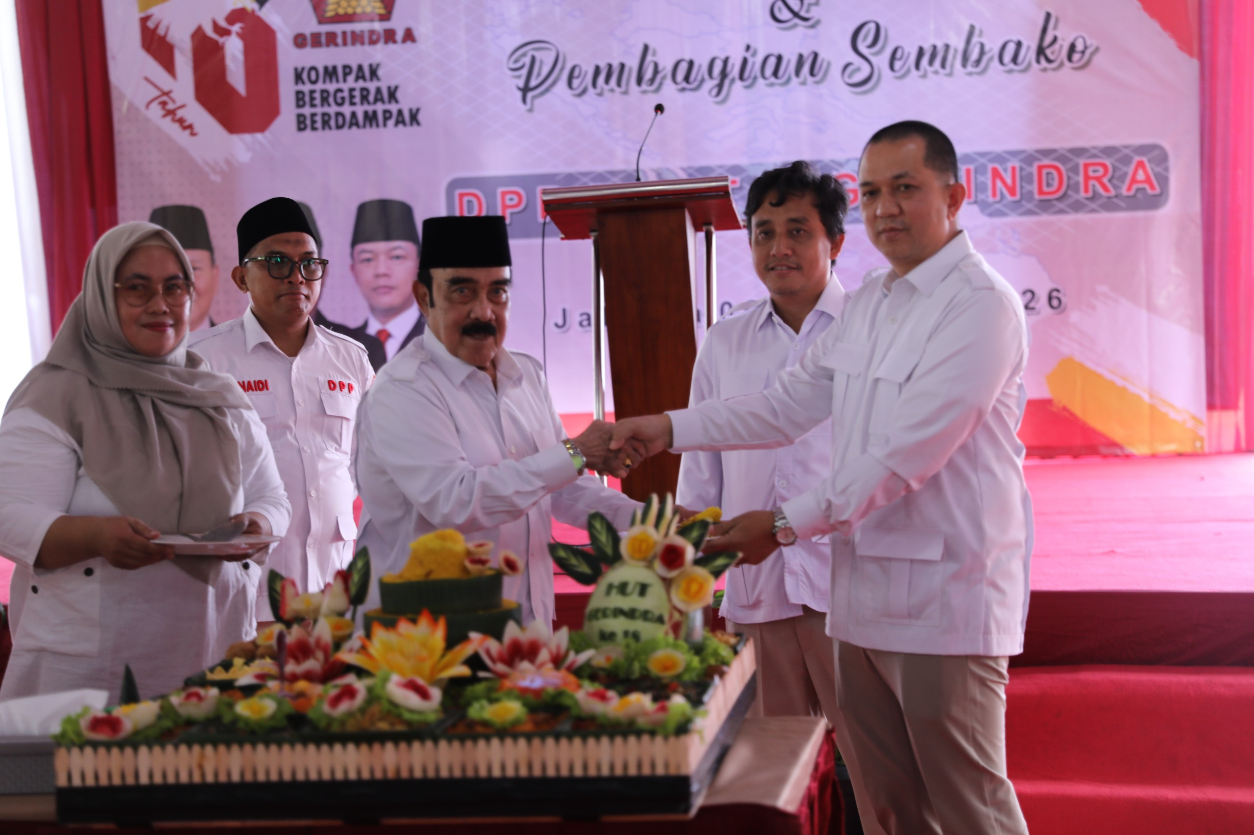 Gelar HUT ke-18, Gerindra Bagi Bibit Pohon Buah ‘Simbol’ Keberlanjutan Perjuangan