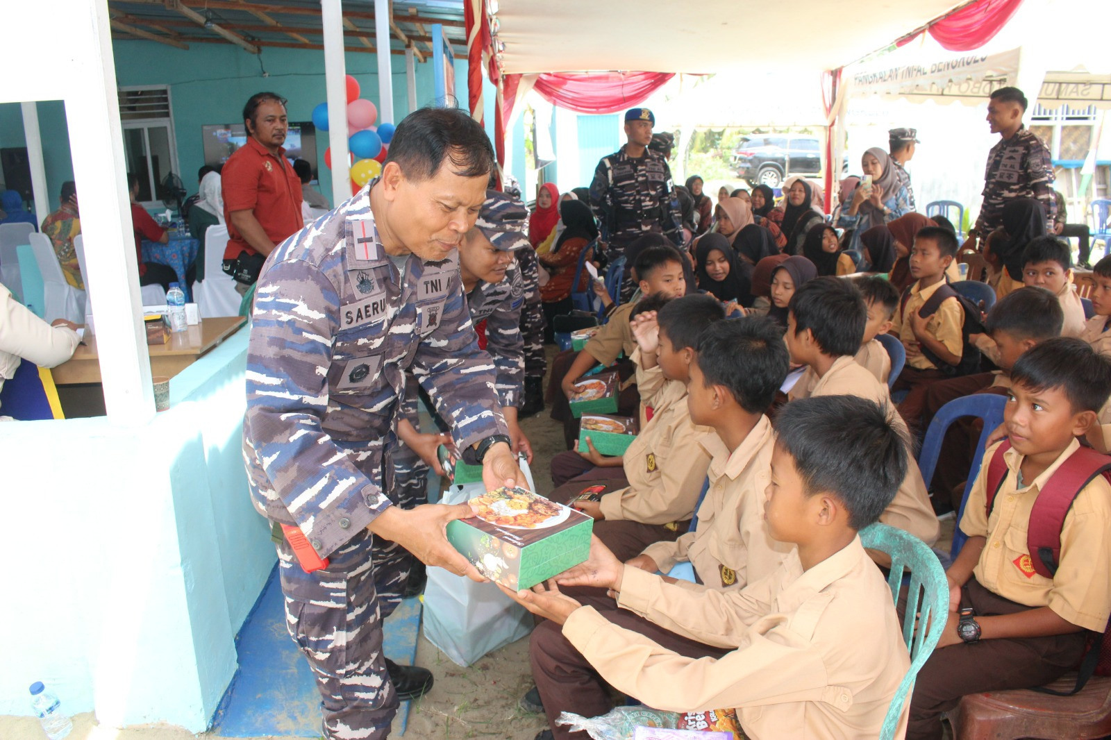 Peresmian Kampung Bahari Nusantara, Makan Bergizi Gratis, Bakti Kesehatan dan Bakti Sosial dalam Rangka Hari Armada 2024 di Lanal Bengkulu