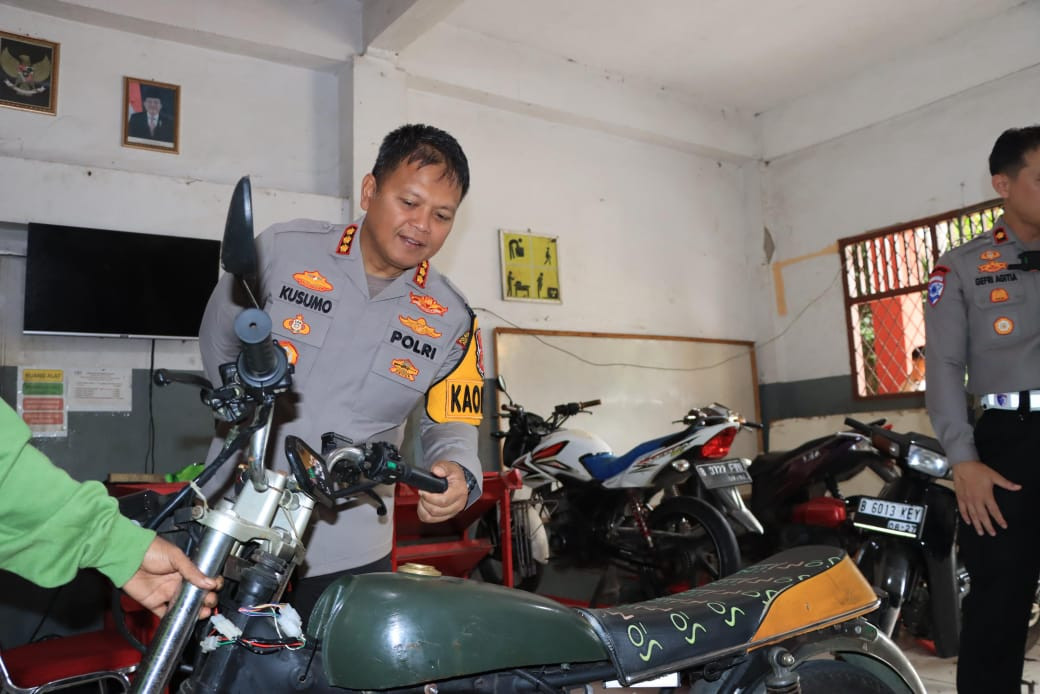 Motor Listrik Modifikasi Siswa, Kapolres Bekasi Kota Apresiasi SMK Karya Bahana Mandiri