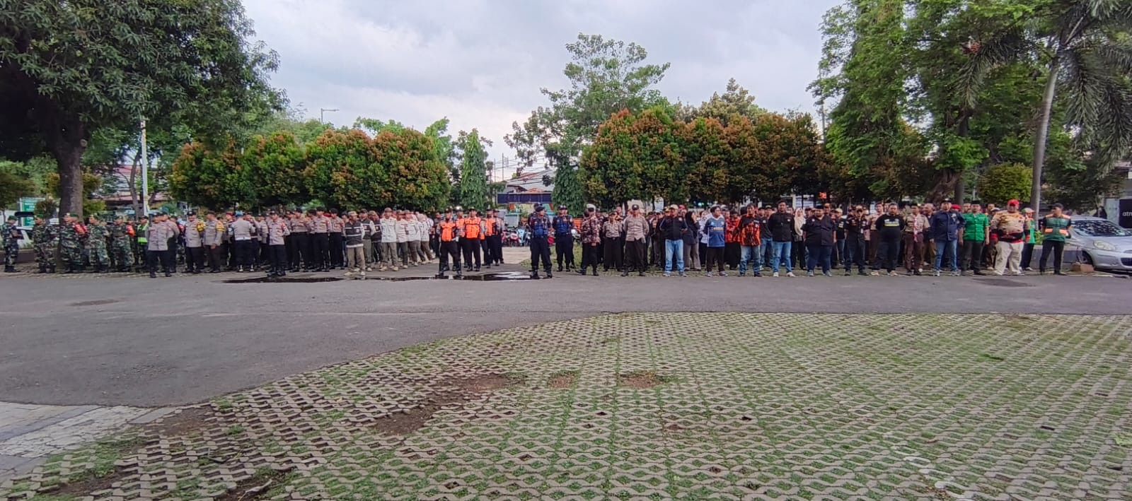 Polsek Cilincing Gelar Apel Bersama Tiga Pilar  Perkuat Sinergi Pengamanan Malam Tahun Baru 2026