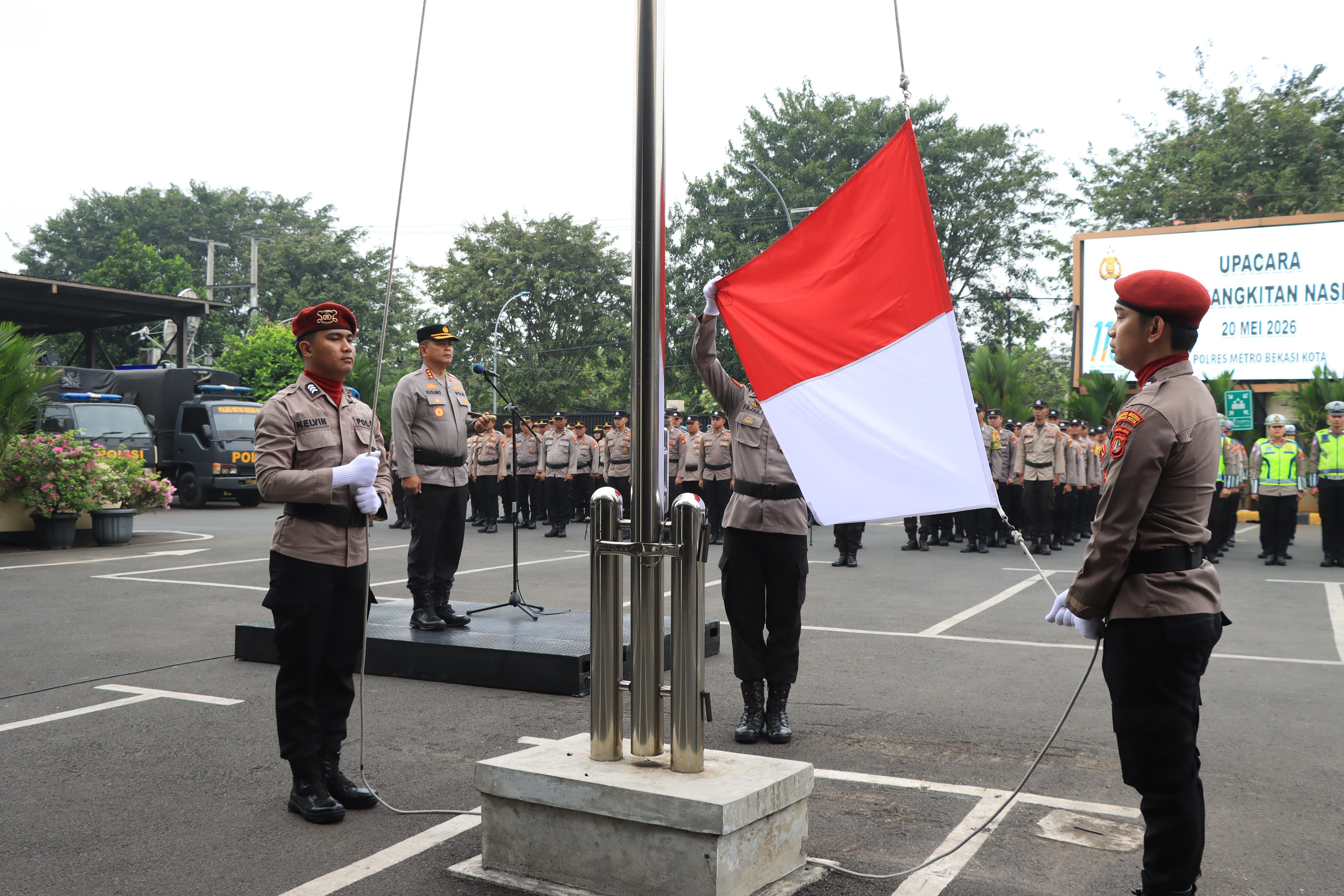 Polres Metro Bekasi Kota Gelar Upacara Harkitnas 2026, Kapolres Ingatkan Semangat Tunas Bangsa di Era Digital