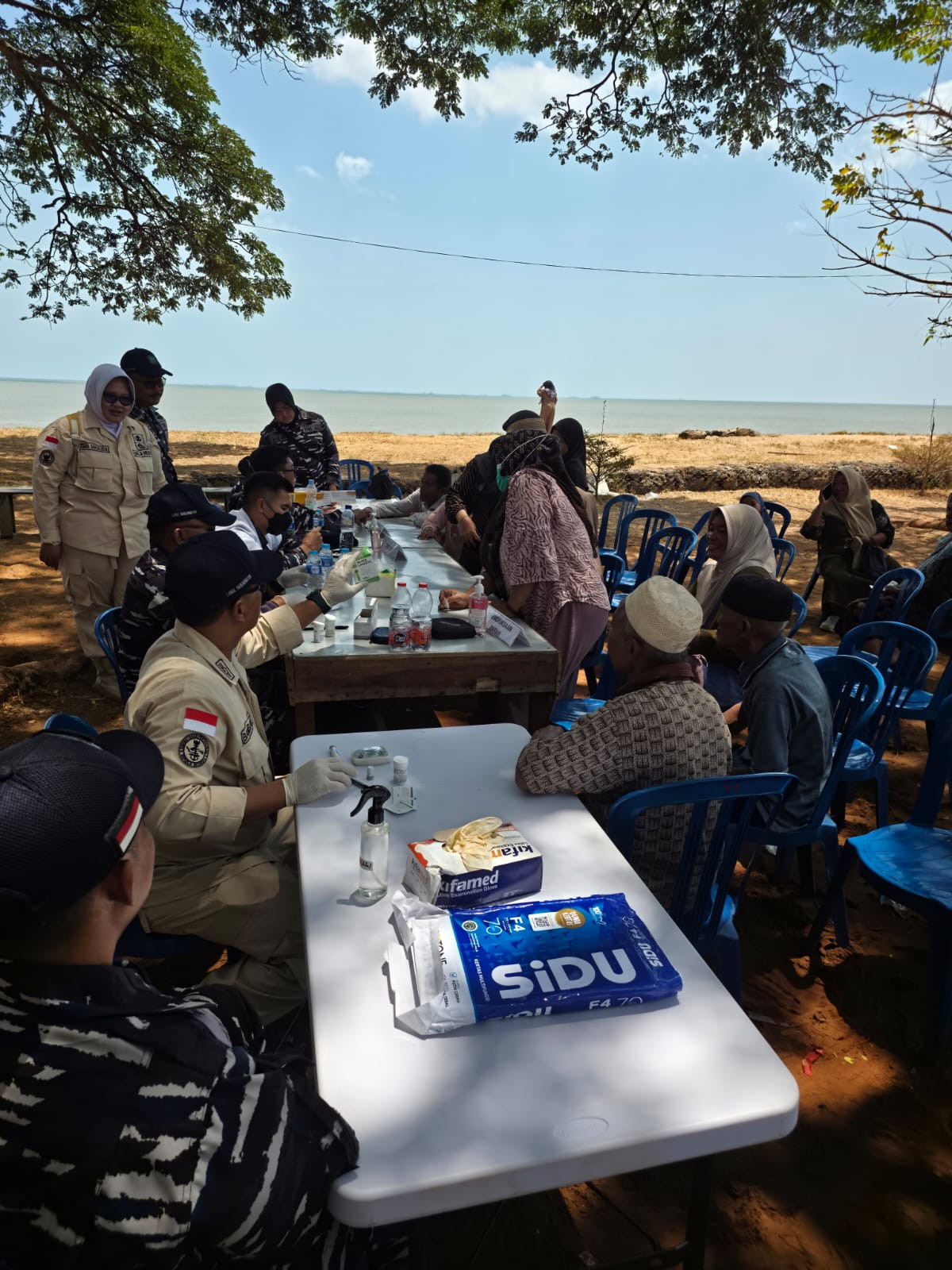 Sambut Hari Jadi Ke-81 TNI AL, Lanal Banjarmasin Gelar Aksi Aku Cinta Laut di Pantai Tabanio