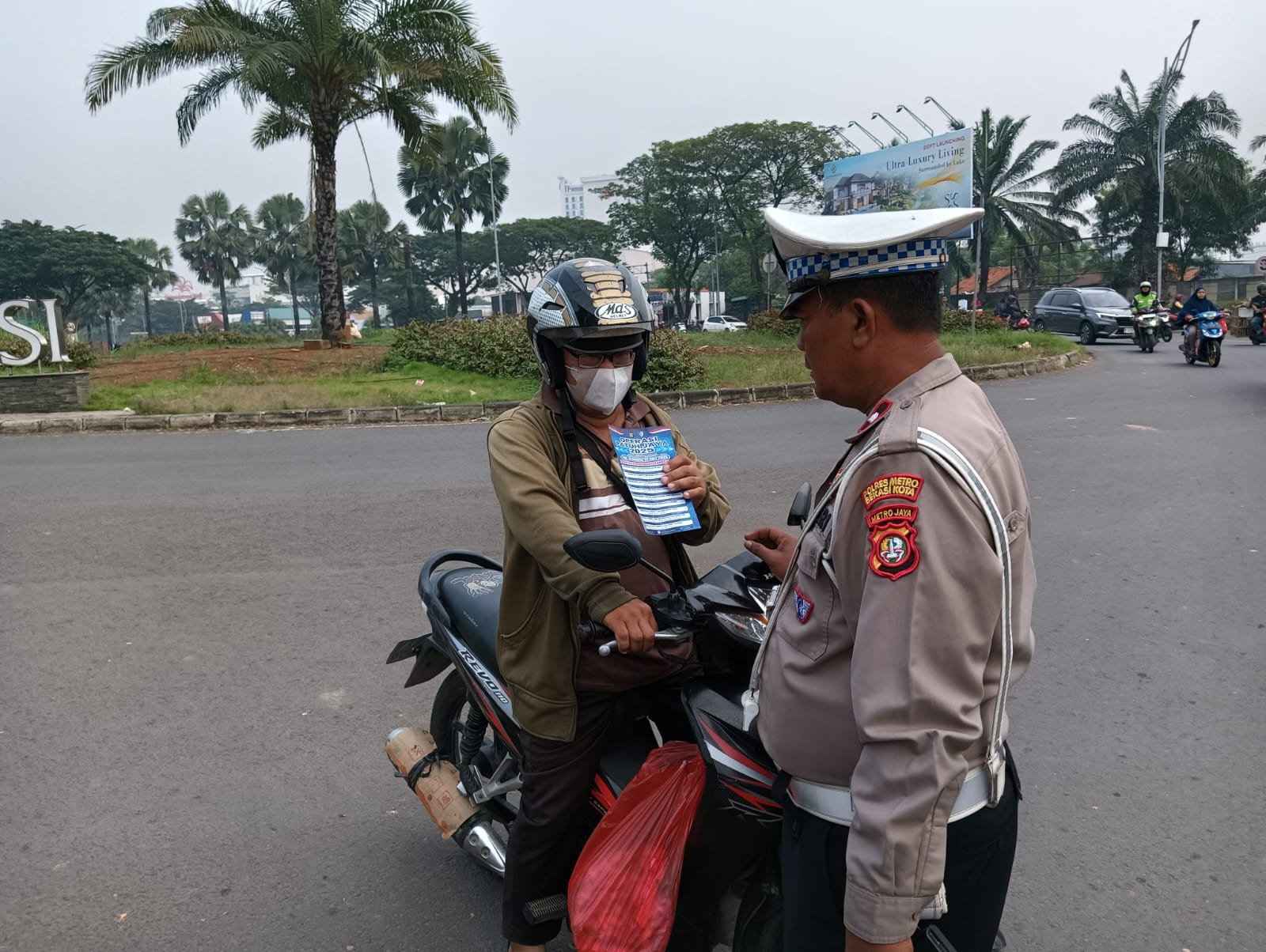 Polsek Bekasi Utara Gelar Operasi Patuh Jaya 2025 di Jalan Perjuangan