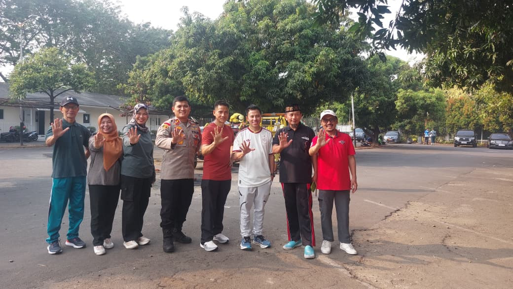 Sambut HUT RI ke-81, Sinergi TNI-Polri dan Masyarakat Warnai Kerja Bakti di Masjid Al Musyawarah Kelapa Gading