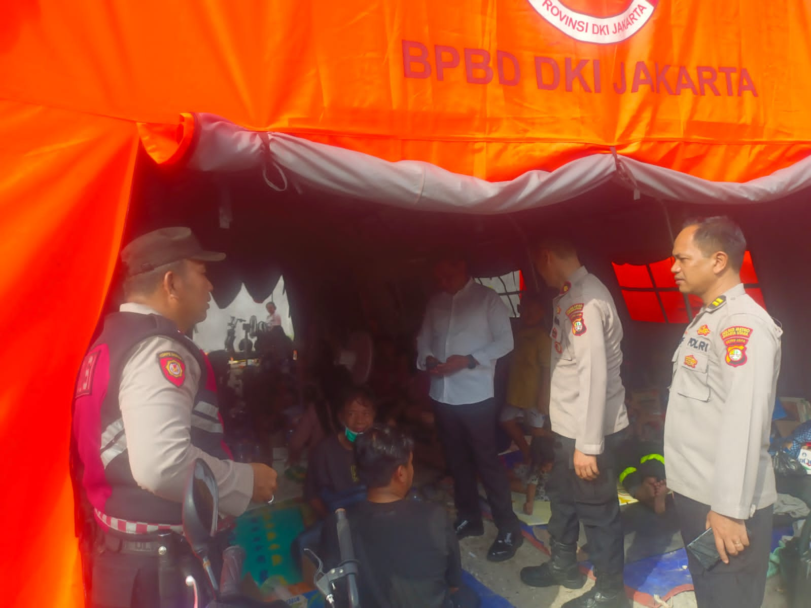 Polsek Metro Penjaringan Lakukan Pengecekan Lokasi Pengungsian Korban Kebakaran di Kapuk Muara