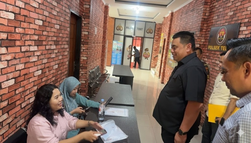 Subbidpaminal Bidpropam Polda Metro Jaya Sosialisasikan Larangan Gaya Hidup Mewah dan Whistle Blower System di Polsek Tebet
