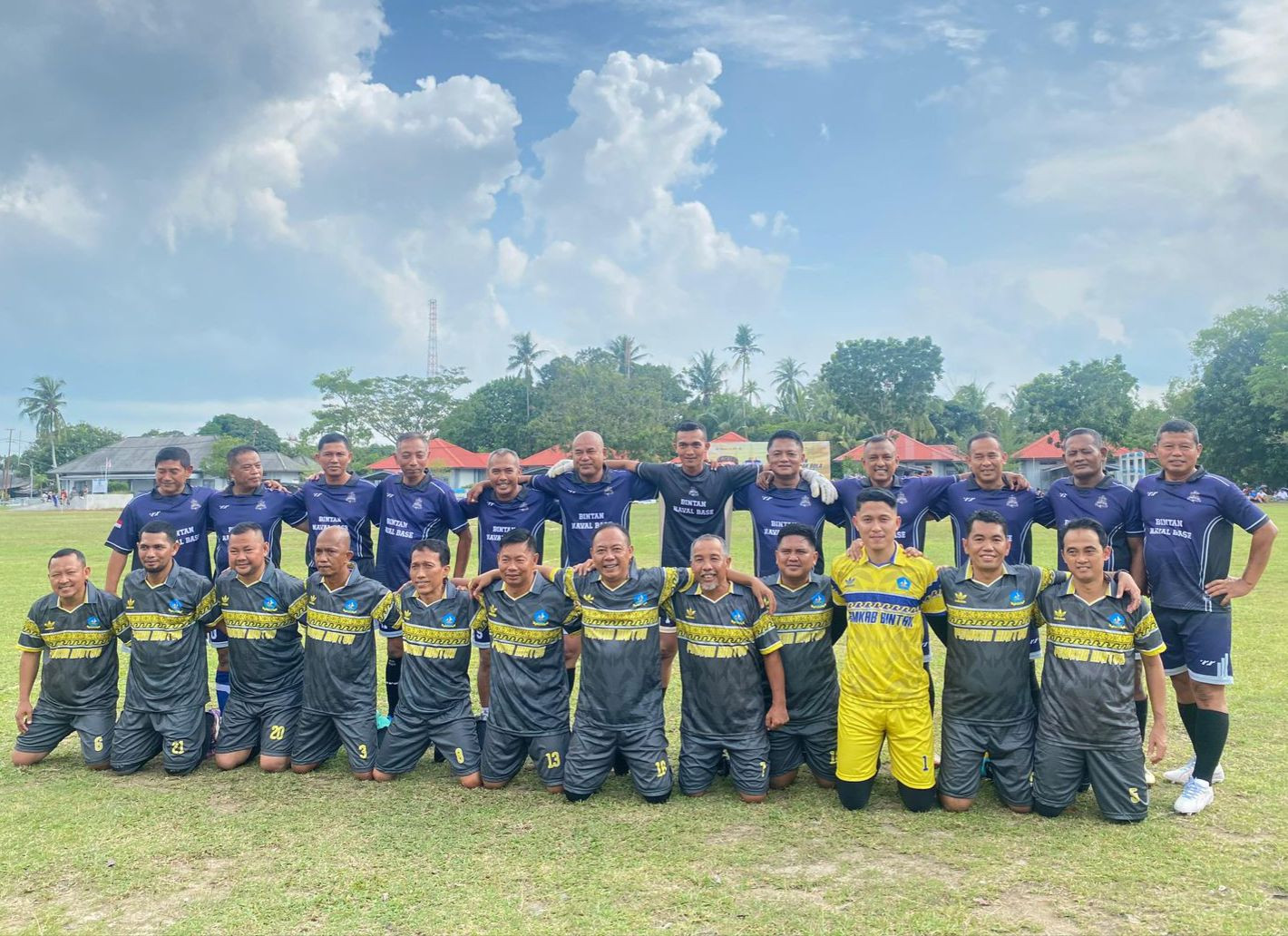 Danlanal Bintan Dampingi Bupati Bintan Buka Turnamen Sepakbola Bupati Cup