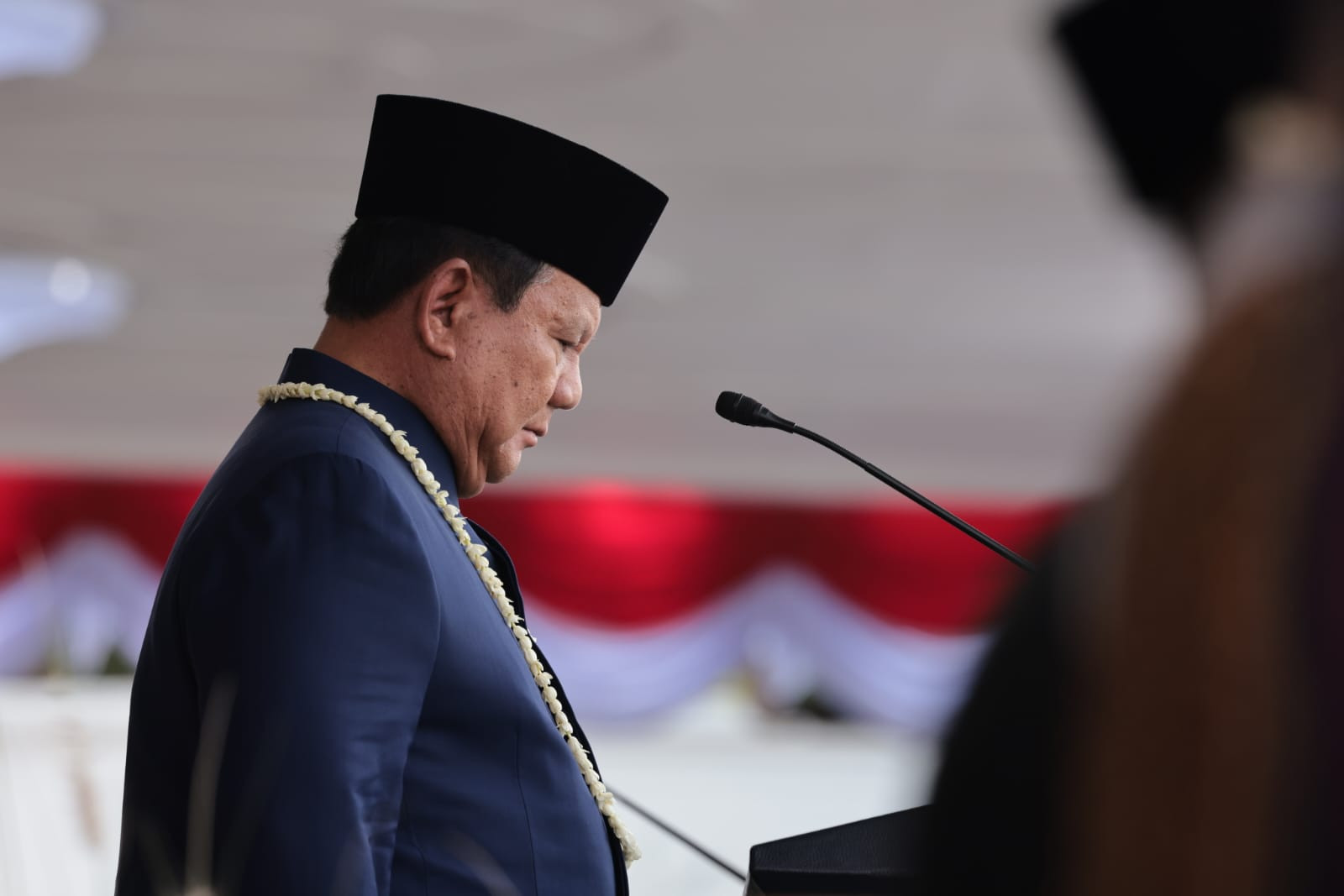 Awali Upacara HUT ke-81 RI, Prabowo Ajak Seluruh Peserta Berdoa untuk Korban Bencana