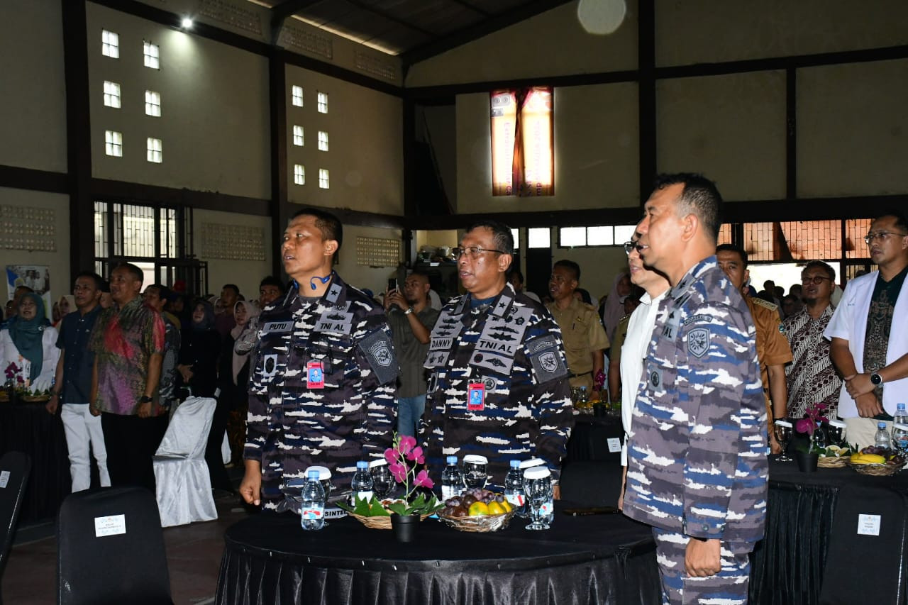 Komandan Lanal Bandung Dampingi  Pangkoarmada RI Gelar Peresmian Bakti TNI AL/TMMD Tahun 2025 di Kota Tasikmalaya