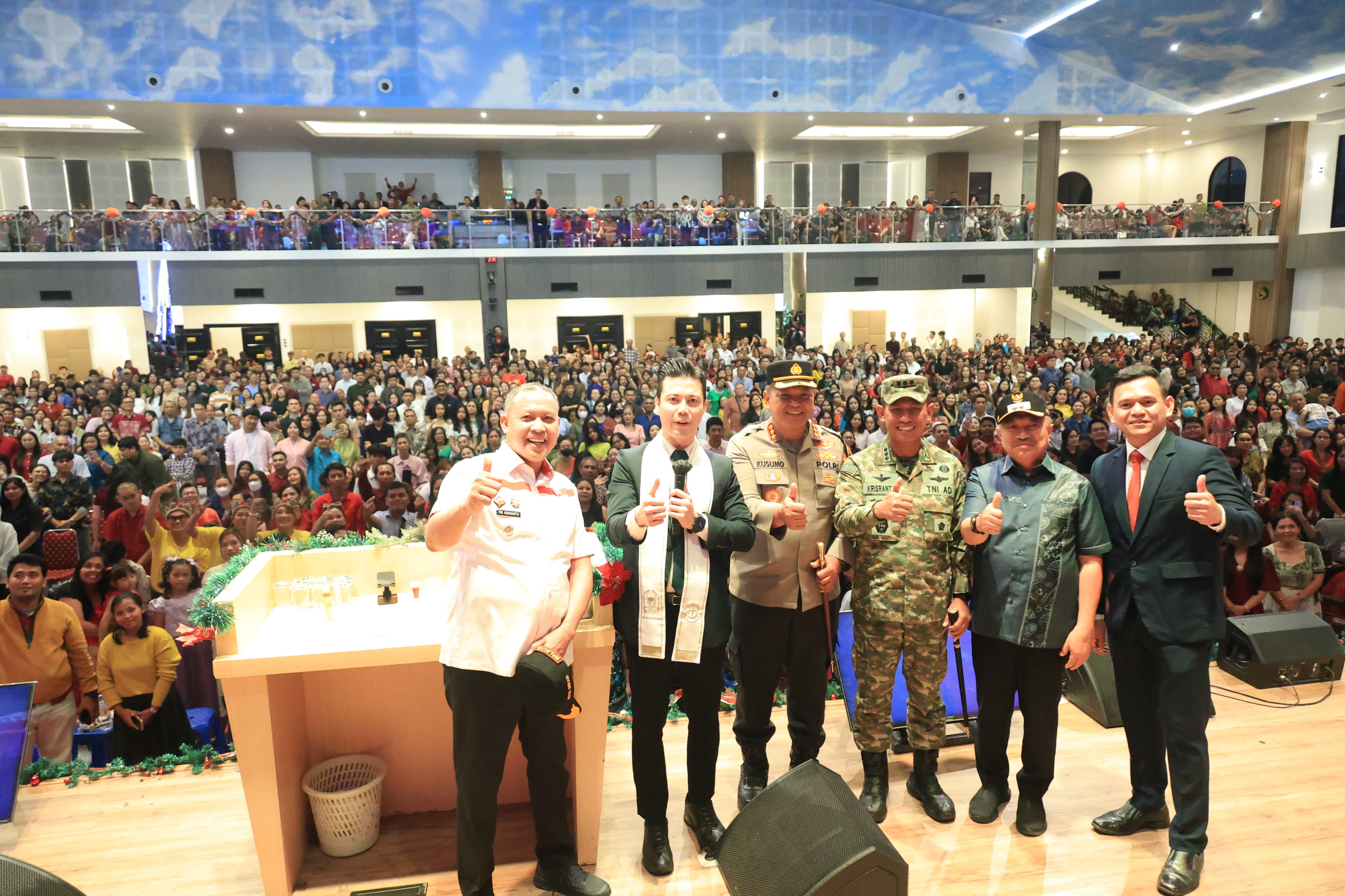 Kapolres Metro Bekasi Kota dan Forkopinda Kembali Pantau Perayaan Natal 2025 Ke Sejumlah Gereja