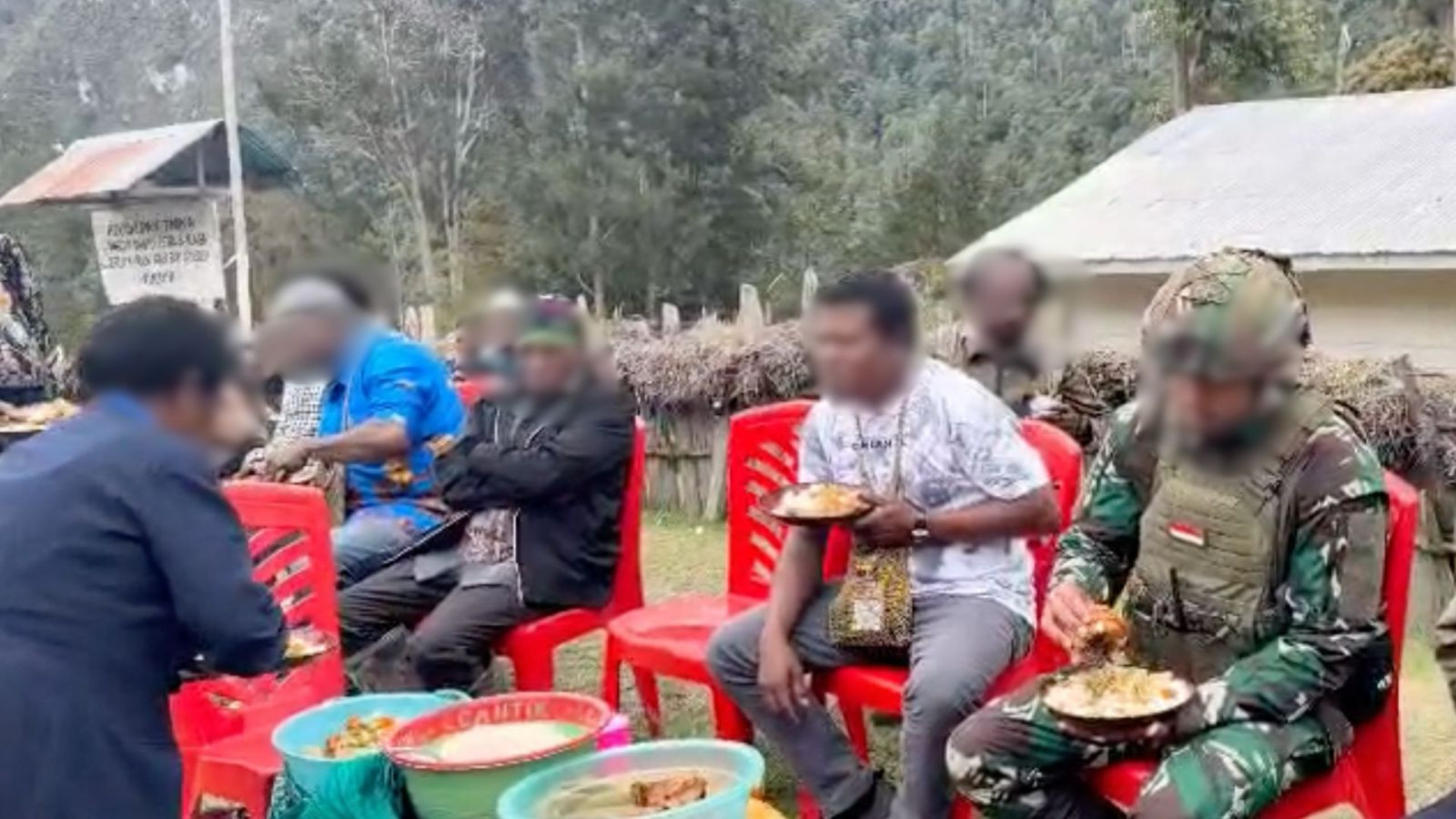 TNI Hadir dengan Kepedulian, Koops TNI Habema Luruskan Informasi Terkait Ucapan Terima Kasih Umat Stasi Santa Sisilia Wuloni
