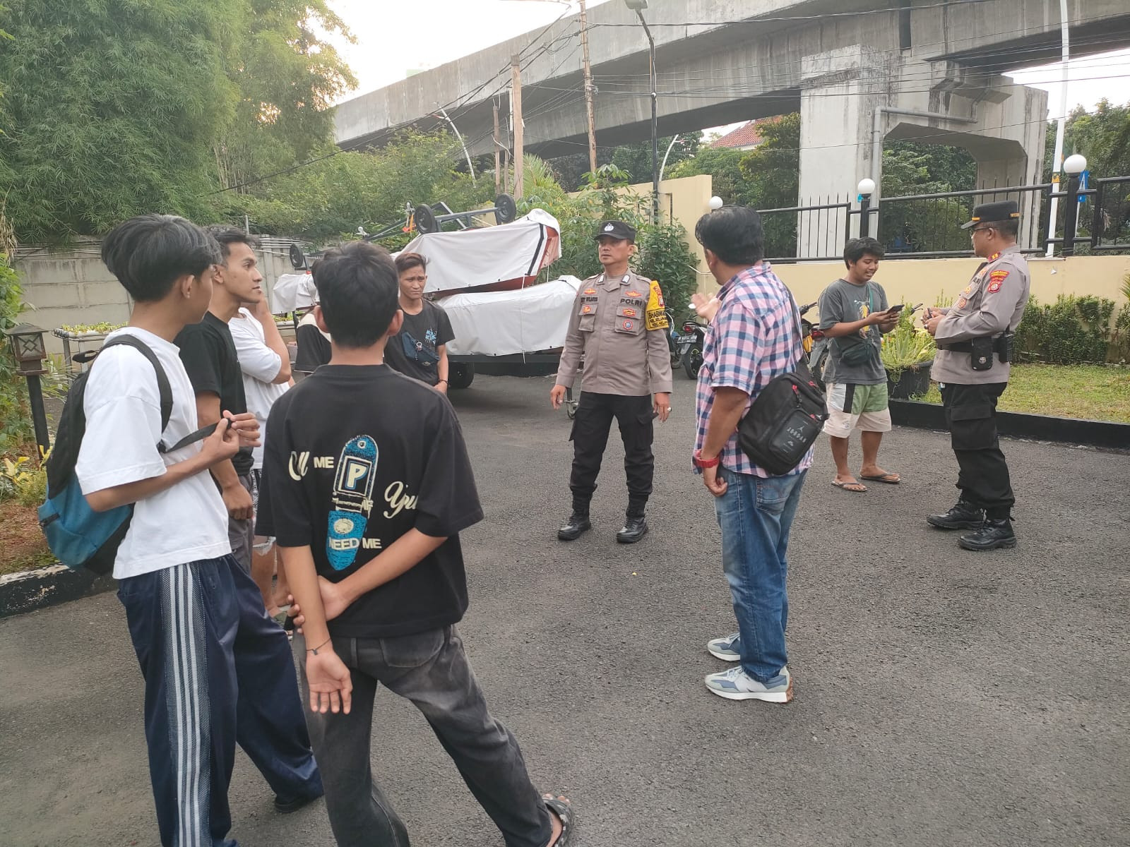 Polsek Kelapa Gading Gencarkan Edukasi Lalu Lintas, 10 Pengendara Terjaring Tanpa Helm