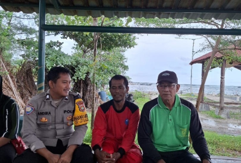 Bhabinkamtibmas Pulau Tidung Sambangi Warga Sampaikan Pesan Kamtibmas