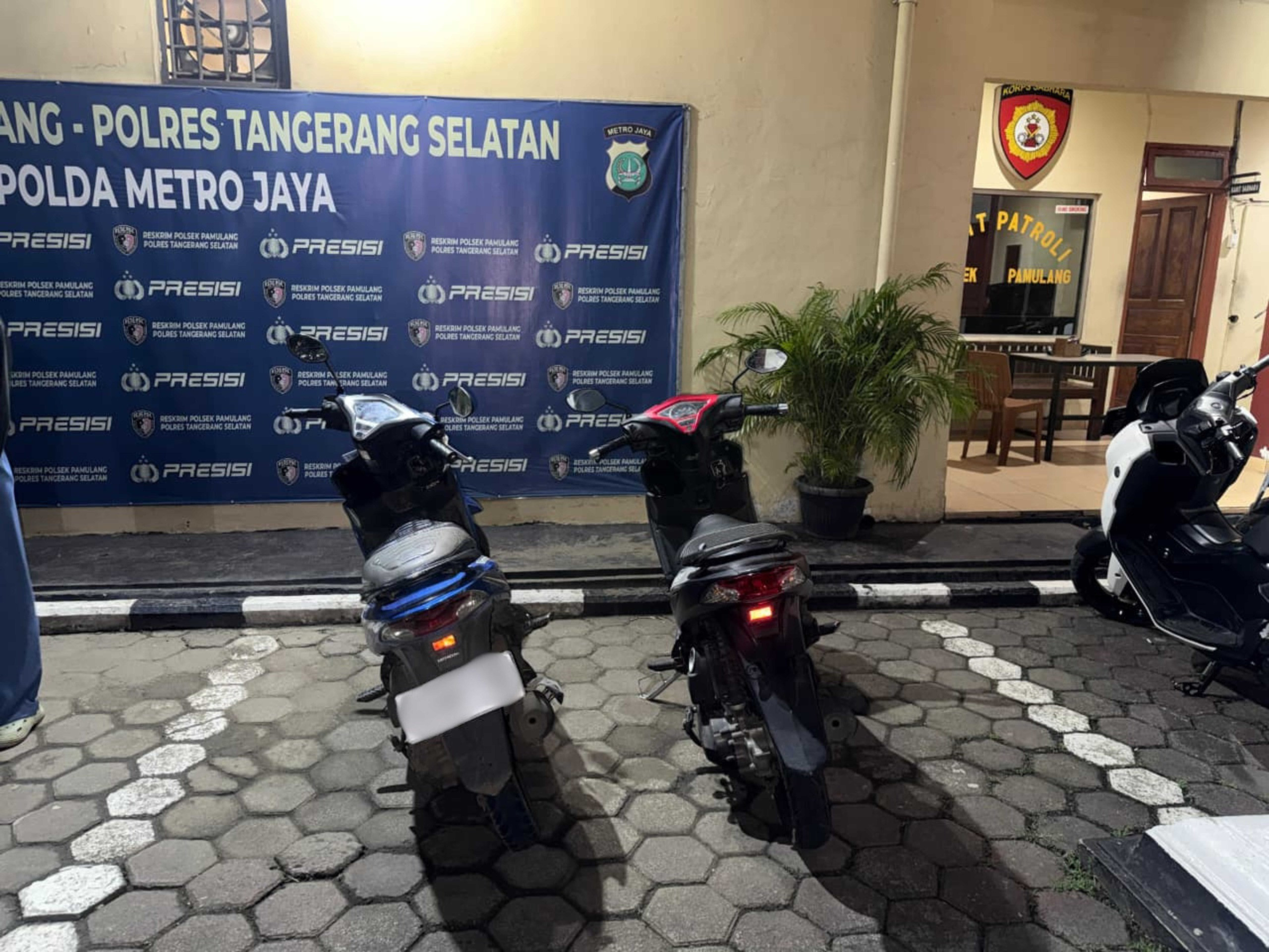 Brimob Metro Jaya Amankan 4 Remaja dan Miras Saat Patroli Malam di Pamulang