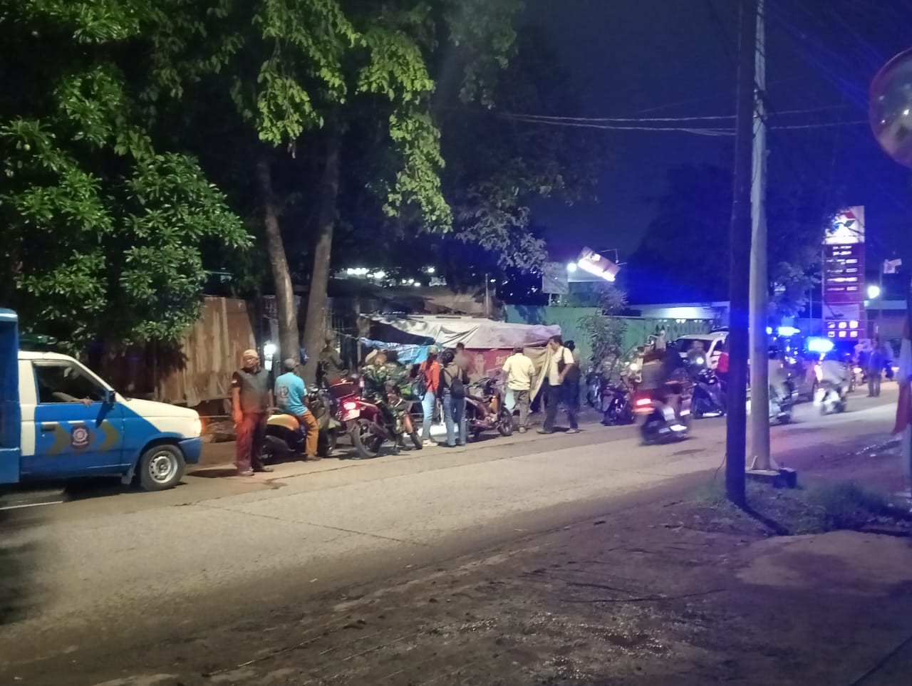 Patroli Skala Besar Polsek Koja Tertibkan Dua Warung Remang-Remang di Jl. Logistik
