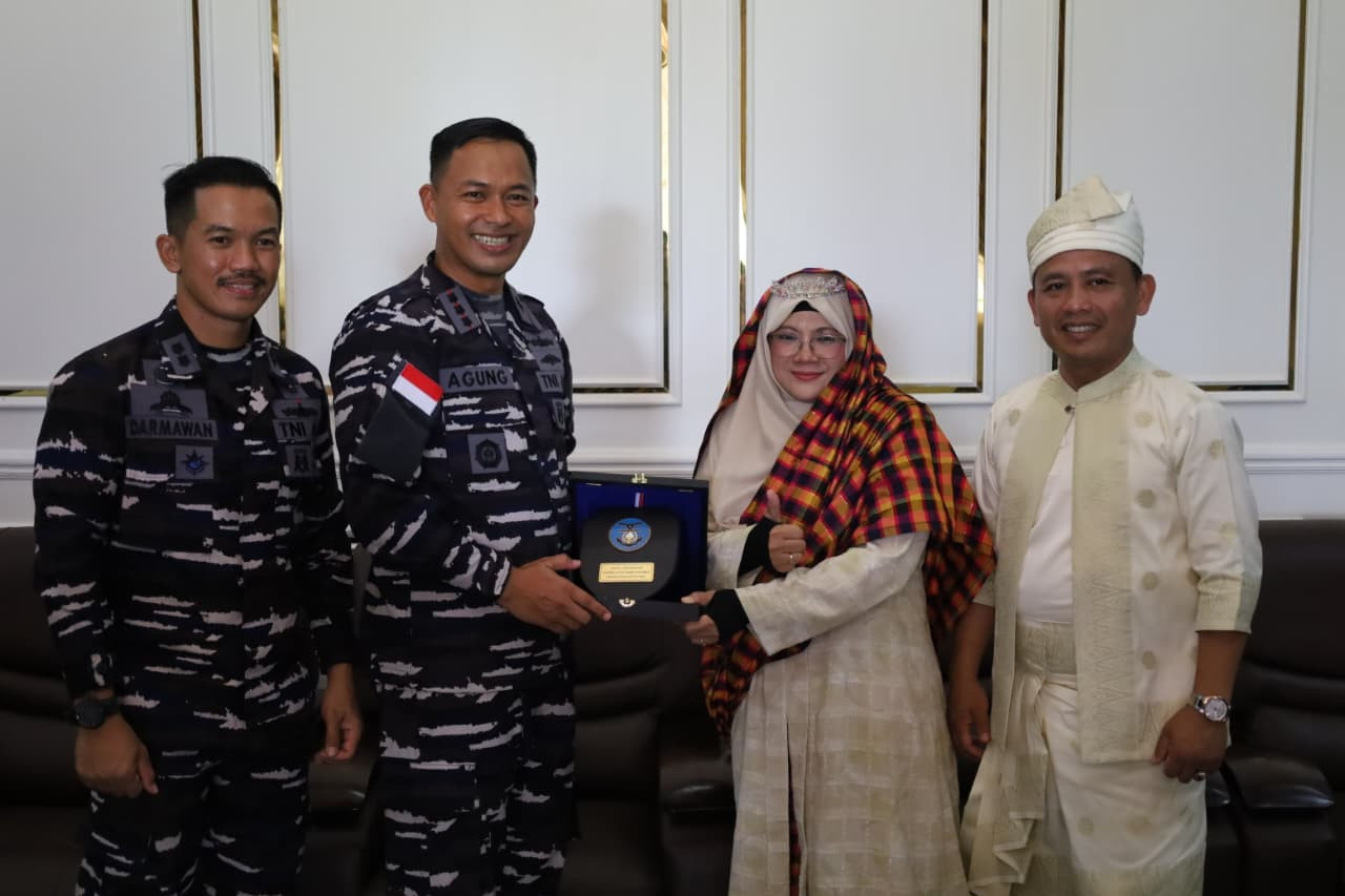 Kunjungi Negeri Istana Kabupaten Siak Sri Indrapura, Danlanal Dumai Perkuat Sinergi Hadirkan Pengabdian