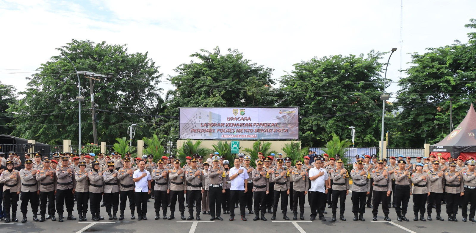 Polres Metro Bekasi Kota Gelar Apel Gabungan 3 Pilar Pengamanan Malam Pergantian Tahun Baru 2025