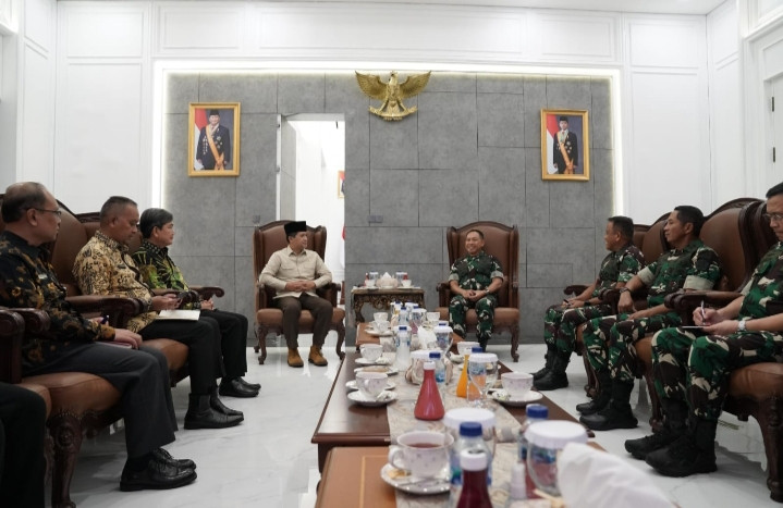 Panglima TNI Terima Audiensi Menteri Transmigrasi RI