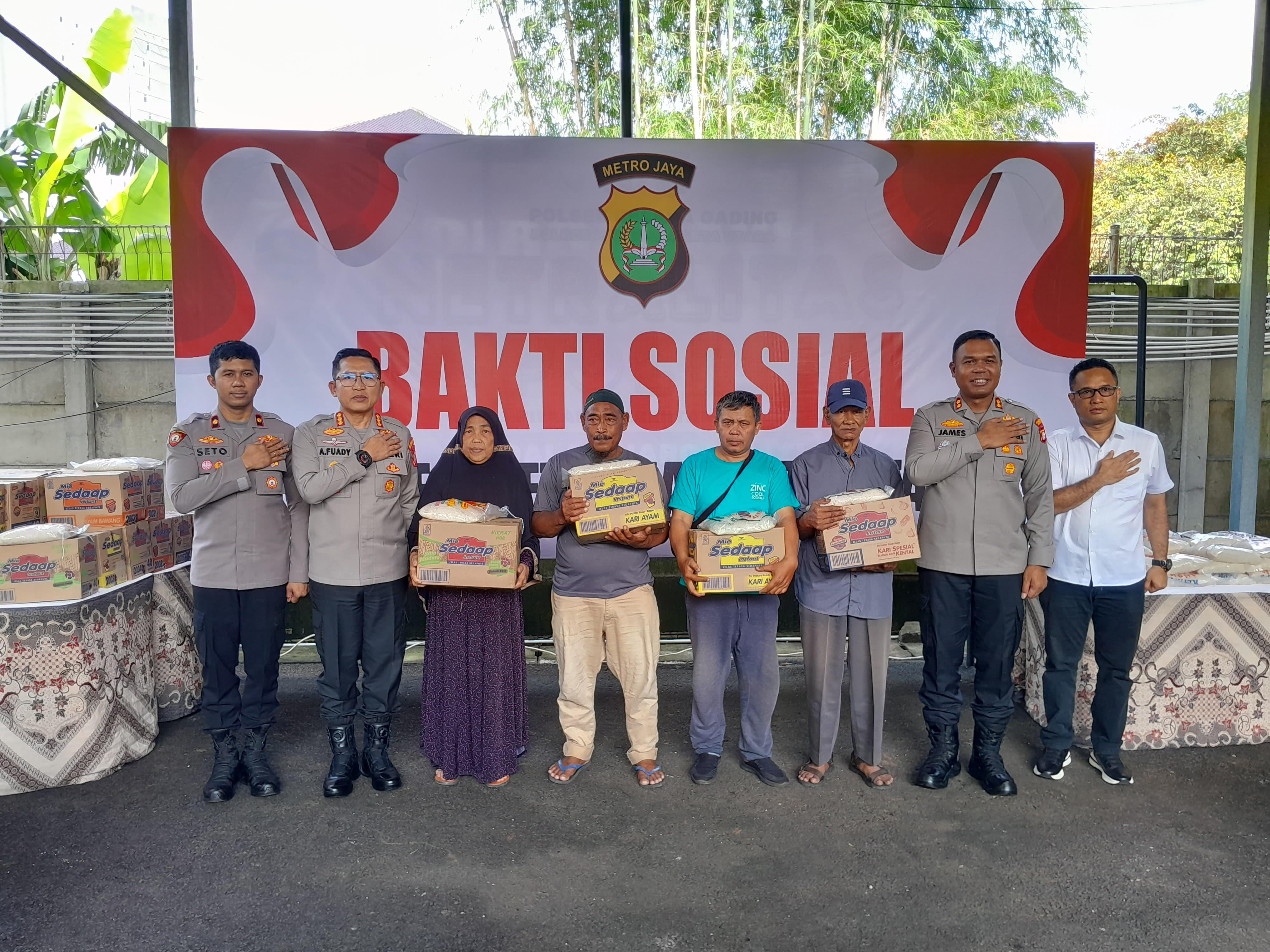 Polres Metro Jakarta Utara Gelar Bakti Sosial di Polsek Kelapa Gading:  Berbagi Kepedulian Sambut Ramadhan 1446 H