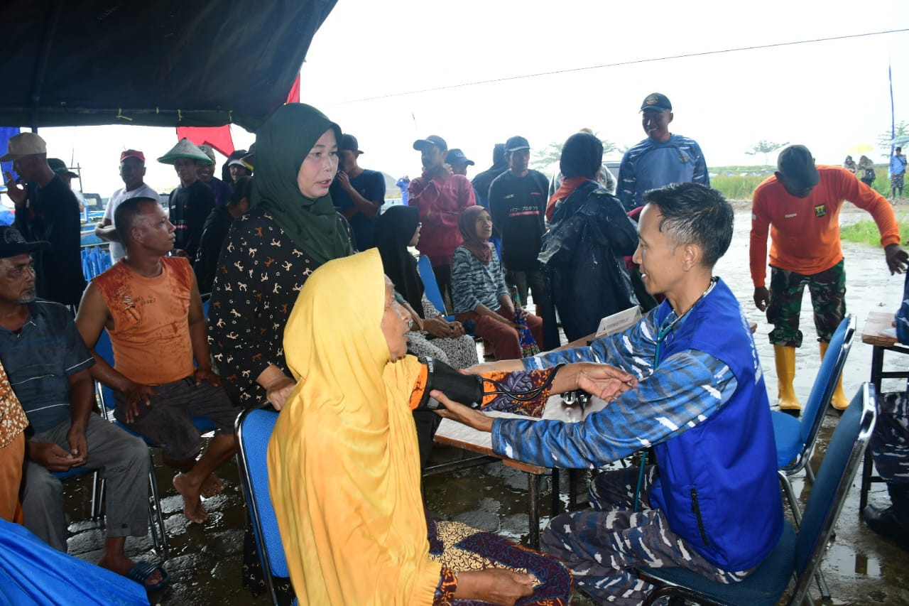 Pangkalan TNI AL Bandung Gelar Bakti Sosial dan Bakti Kesehatan Dalam Rangka Bakti TNI AL