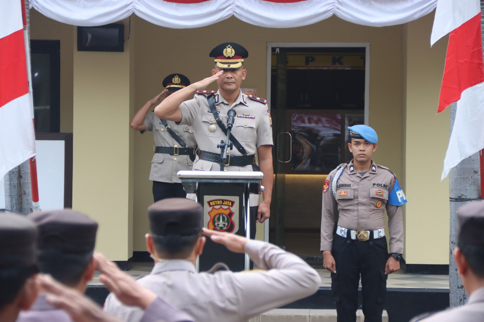 Polres Kepulauan Seribu Gelar Upacara Peringatan Hari Juang Polri di Marina Ancol
