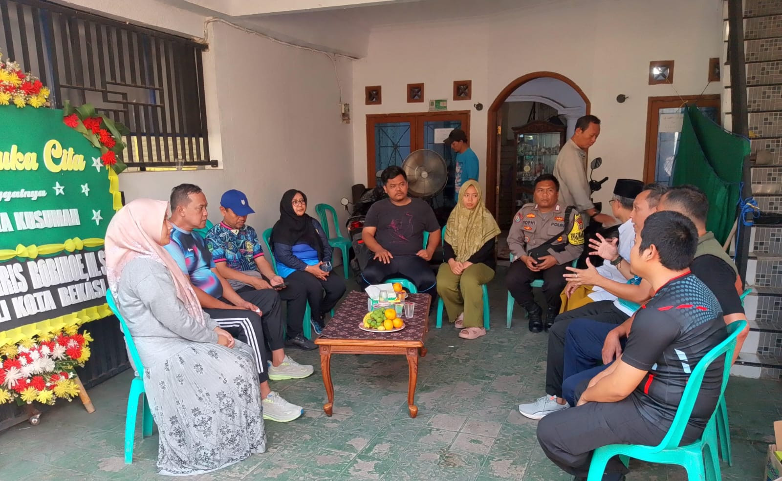 Wali Kota Bekasi Kunjungi Kediaman Tokoh Masyarakat Alm. H. Warta, Dijaga Ketat Tiga Pilar