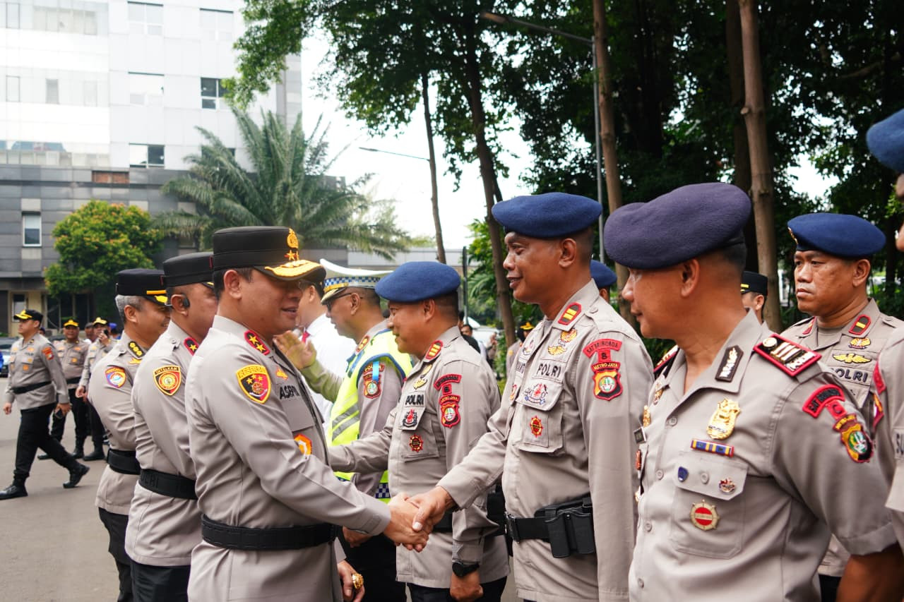 Beri Penghargaan Anggota, Kapolda Metro Jaya: Jangan Sakiti Hati Masyarakat