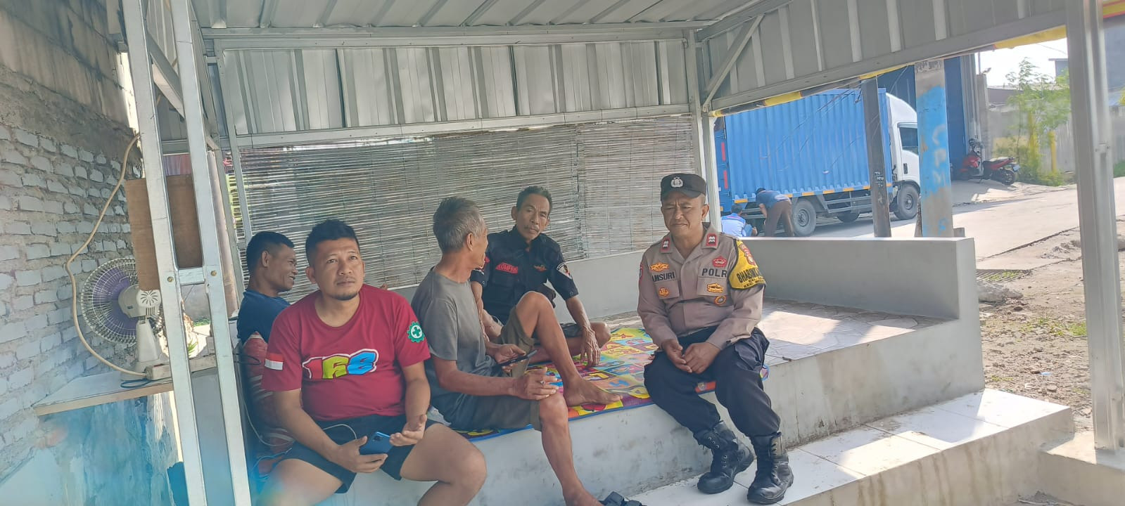 Polisi Sosialisasikan Jam Malam Pelajar, Gelar Pangan Murah di Medan Satria