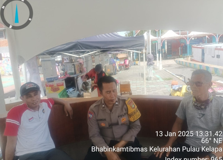 Bhabinkamtibmas Pulau Kelapa Jalin Silaturahmi dengan Warga dalam Sambang Rutin