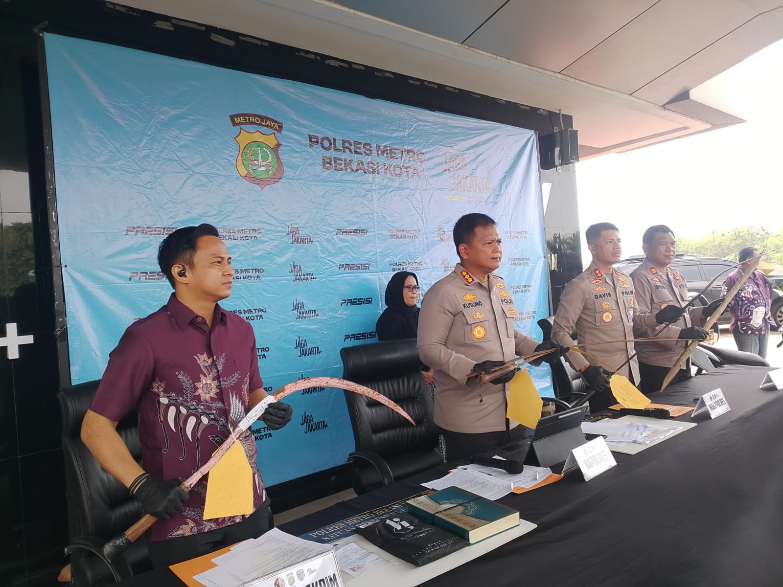 Polres Metro Bekasi Kota Ungkap Kasus Pengeroyokan Brutal yang Tewaskan Dua Orang, Lima Pelaku Ditangkap