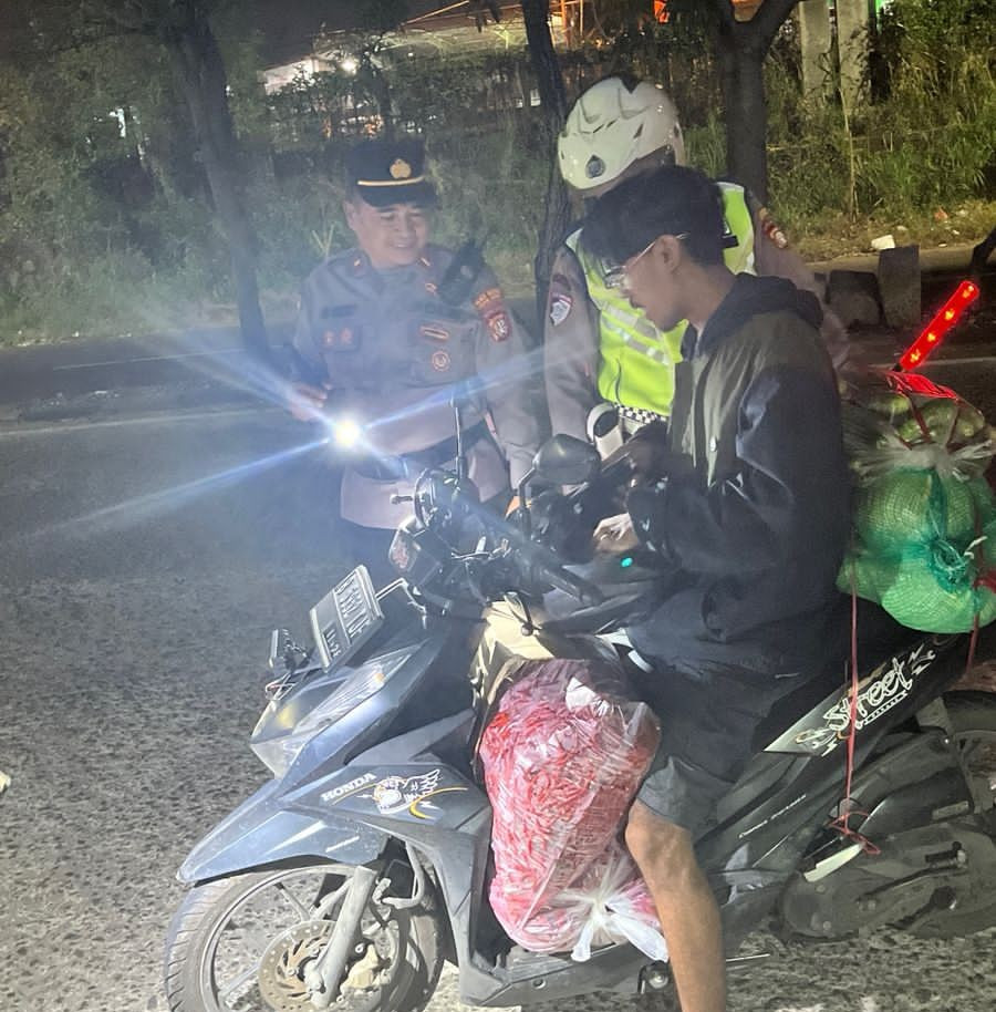 Cegah Tawuran, Polsek Bekasi Barat Gelar Razia Stasioner dan Patroli Mobile