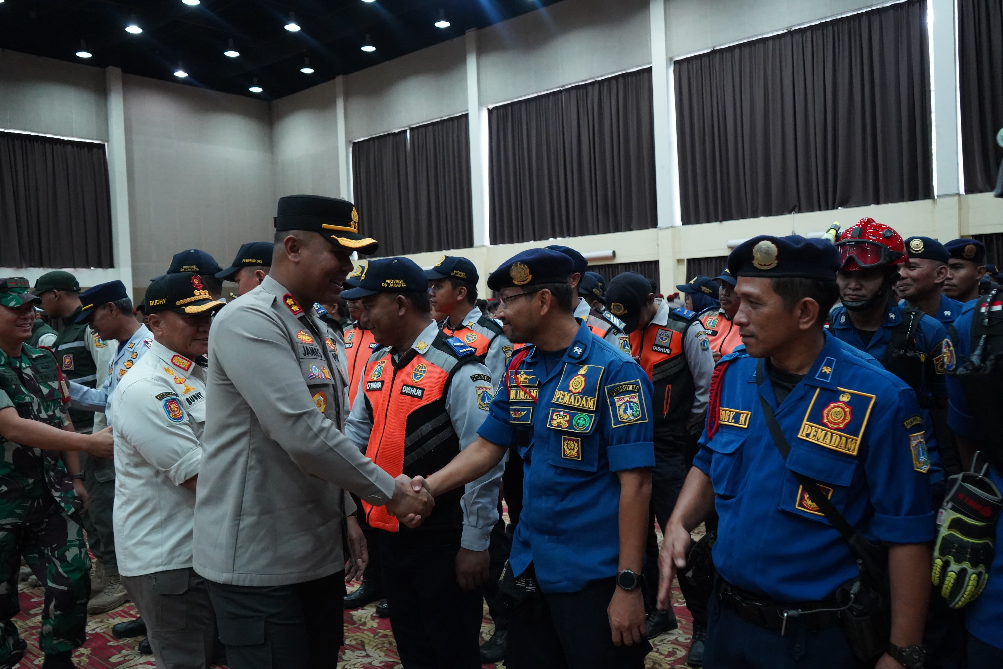 Polres Metro Jakarta Utara Gelar Apel Pengamanan Malam Tahun Baru 2026 di Ancol
