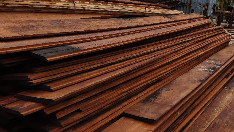 TMMD Ke-128 Kodim 1710/Mimika Gunakan Kayu Besi Berkualitas untuk Bangun Rumah Layak Huni di Kampung Keakwa