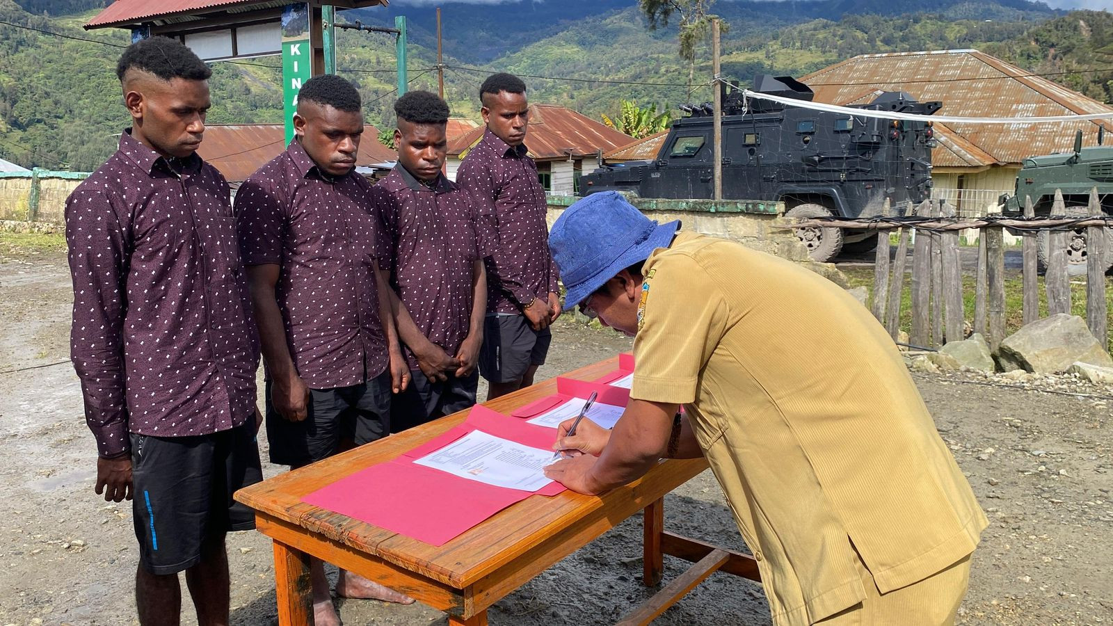 Empat Mantan Anggota OPM Berikrar Setia Kembali ke Pangkuan Ibu Pertiwi