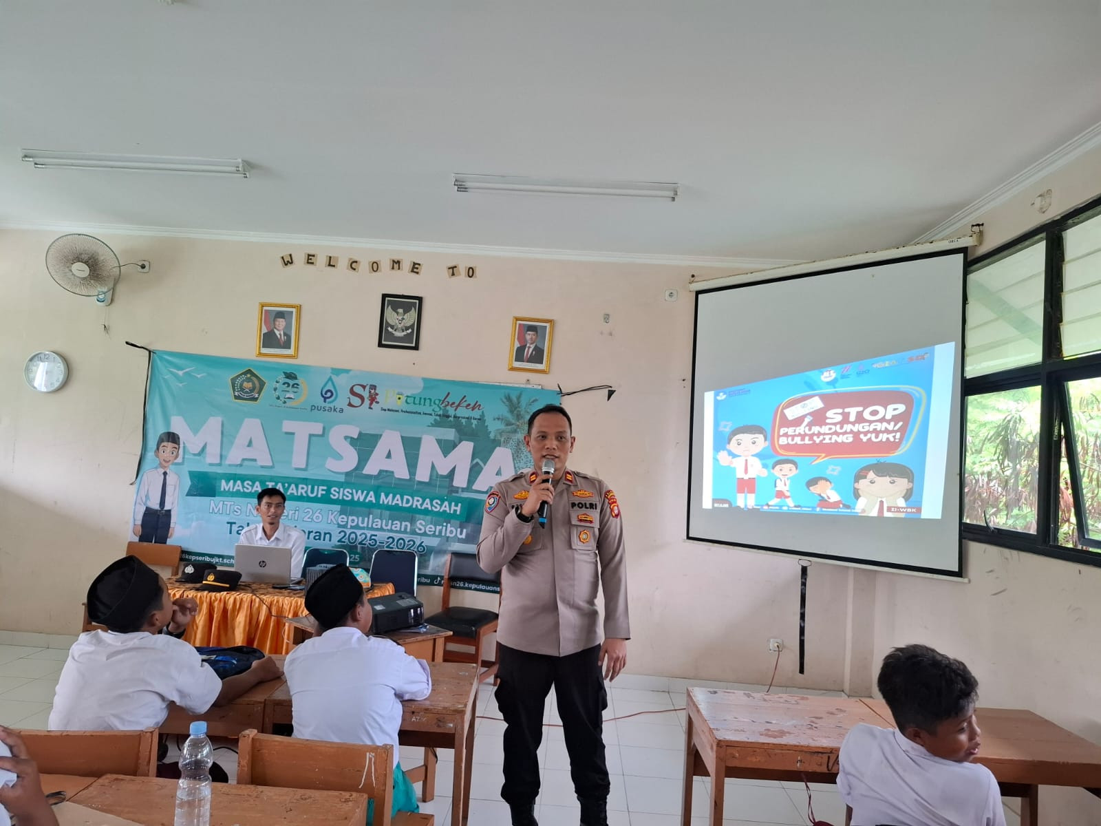 Kanit Binmas Polsek Kepulauan Seribu Selatan  Sosialisasikan Pencegahan Bullying kepada Peserta MATSAMA MTsN 26