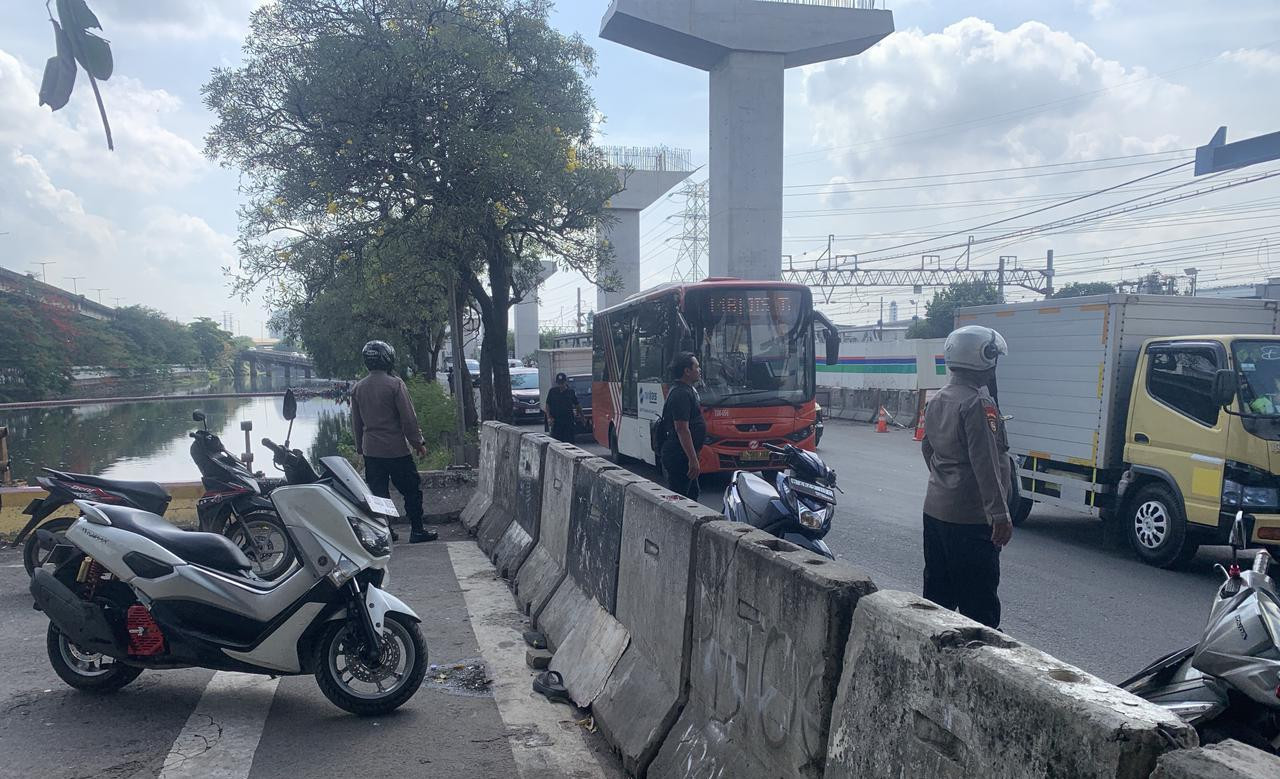 Polsek Pademangan Tertibkan Premanisme dan Pak Ogah, Dukung Program “Jaga Jakarta dan Jaga Lingkungan”